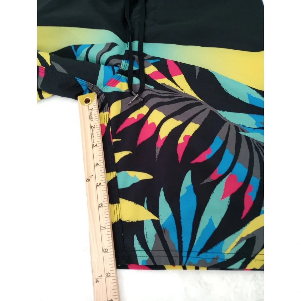O'Neill Hyperfreak Board Shorts Boys Size 26 Black Tropical Print‎ Swim Trunks